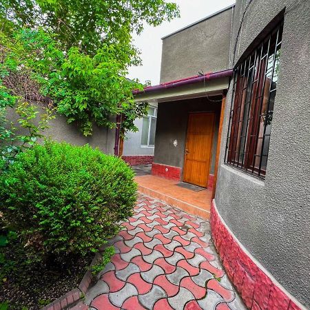 Ala-Bel Guesthouseビシュケク エクステリア 写真